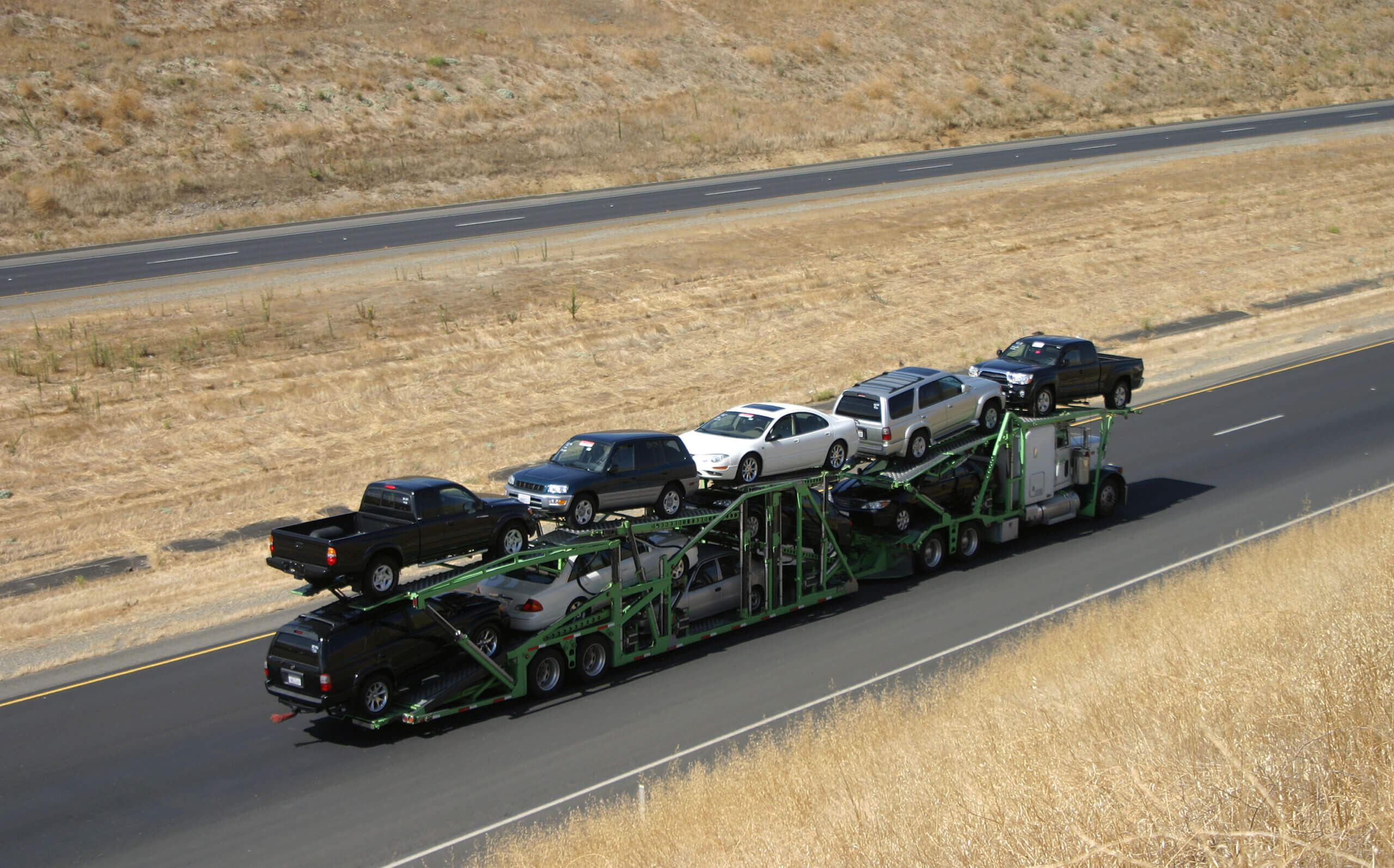 Reasons to Choose an Auto Transport Company Instead of Driving